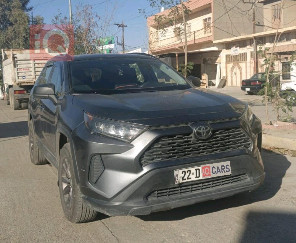 تۆیۆتا ڕاڤ 4